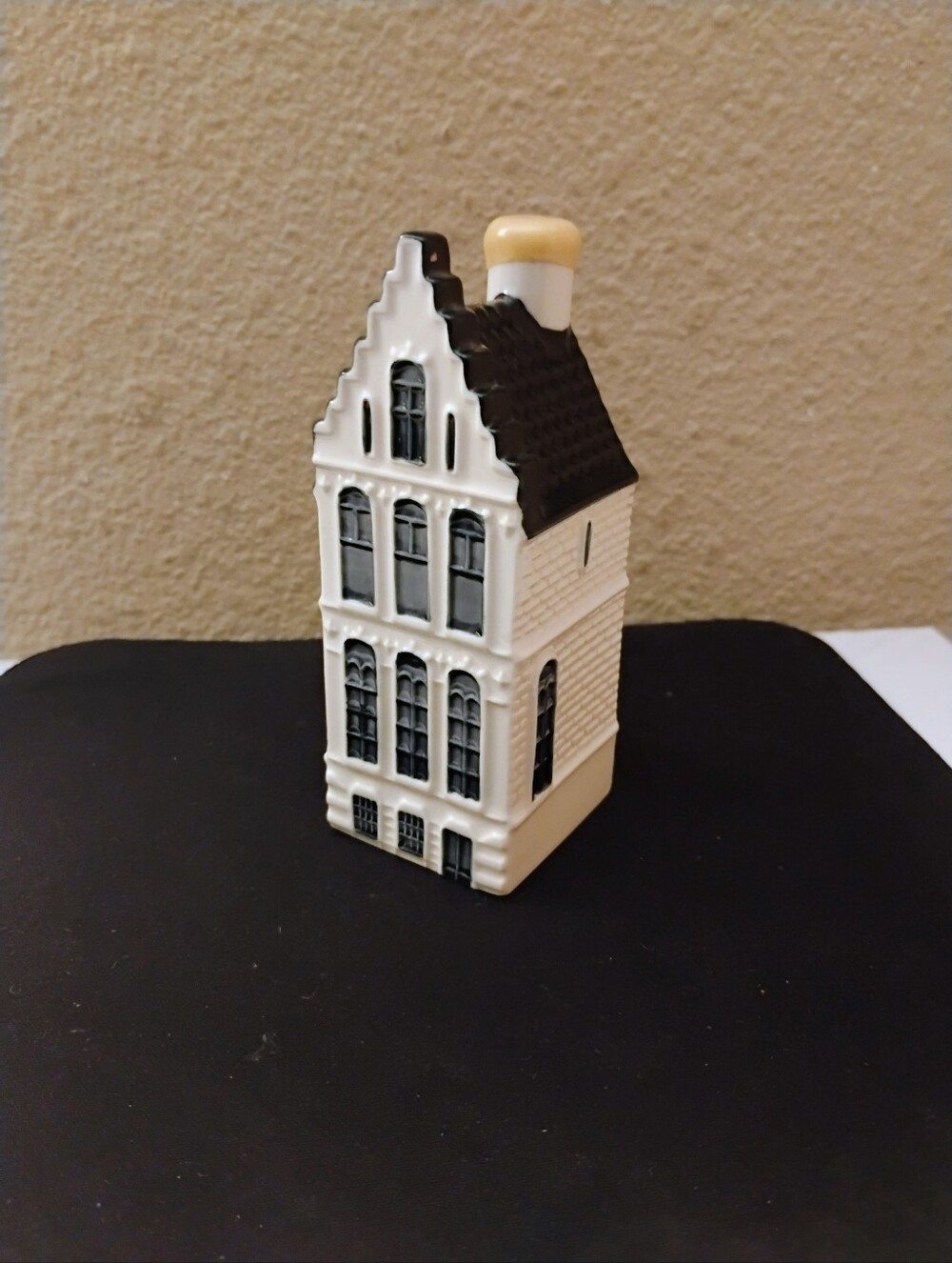 Vintage Miniature KLM Dutch Gin House 2007 Number 52 Sealed Amsterdam
